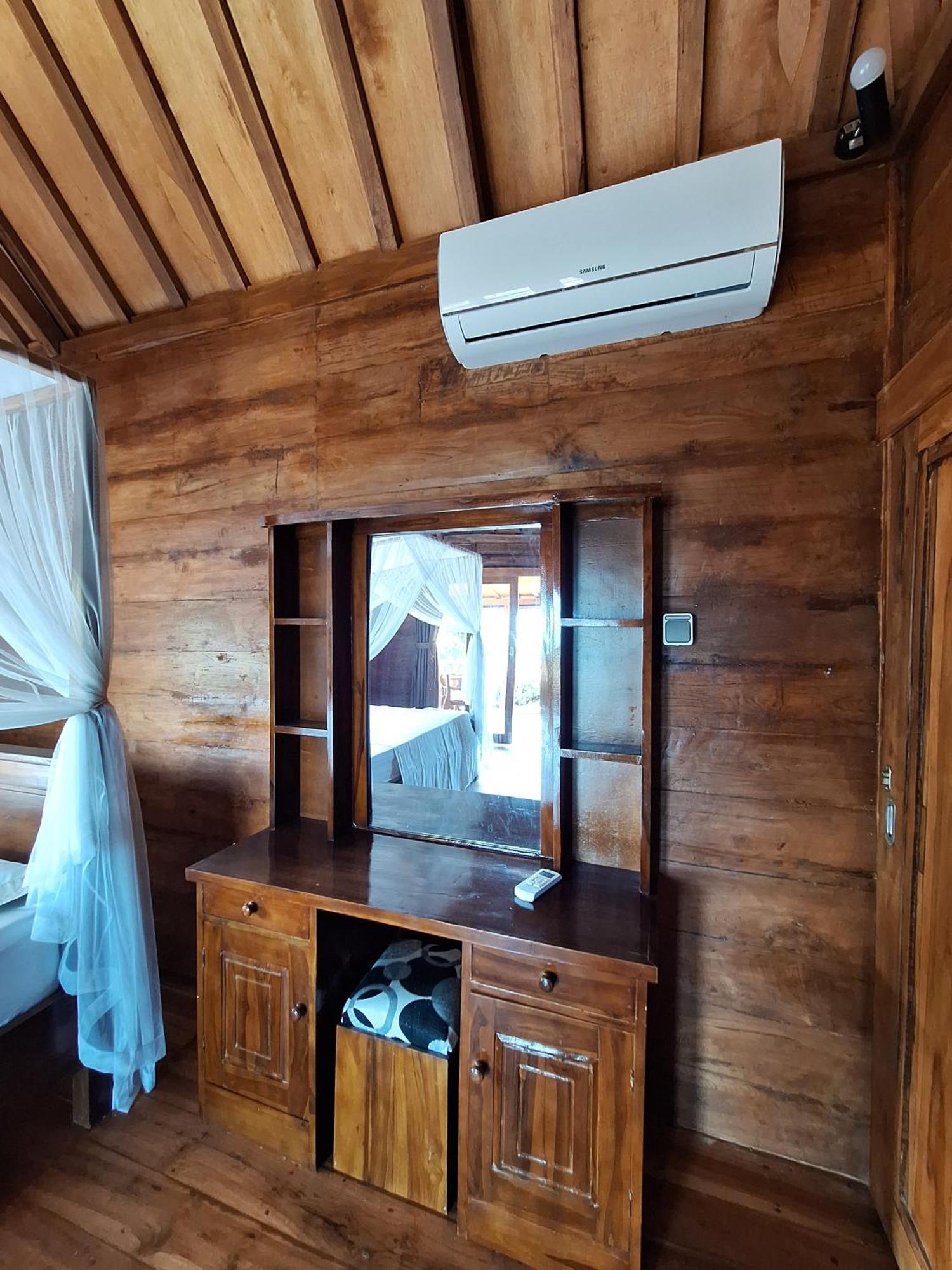 Rumah Wayans Lipah Amed Exterior foto